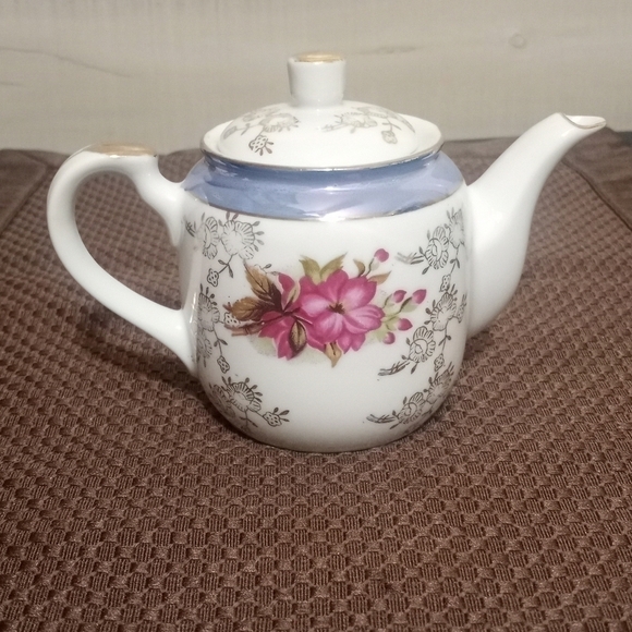 ROYAL Crown Fine China Vintage Miniature Teapot Made In Japan - Picture 4 of 10